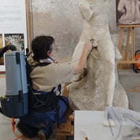 Restauration en public d'Orphée : rencontre avec la restauratrice Marie Gouret