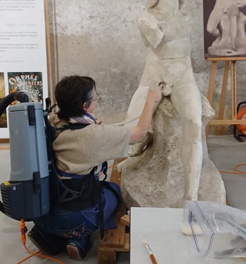 Restauration en public d'Orphée : rencontre avec la restauratrice Marie Gouret