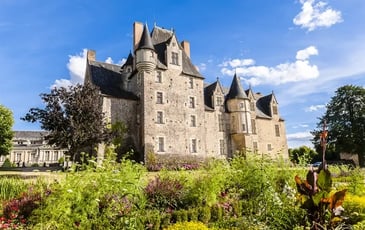 Visite extérieure du château de Baugé