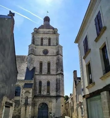 église Saint Pierre et Saint Laurent de Baugé