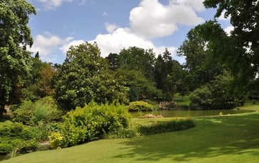 Angers Loire Greeters, Balade dans les jardins autour de la mairie