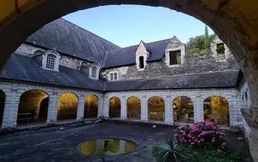Visite de l'ancien couvent de la Baumette