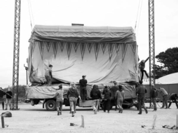 Villages en Scène : Préviens les autres - Cirque Galapiat