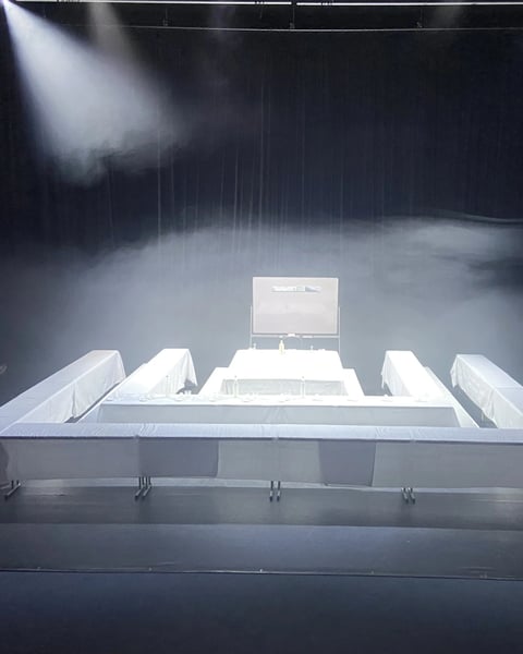 22h22