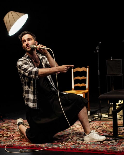 Tu connais la chanson ?, Louis Caratini